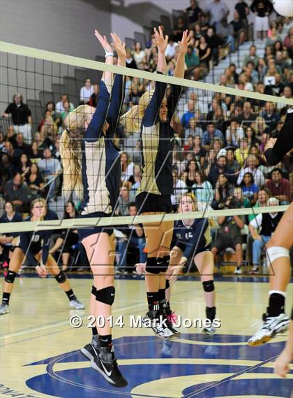 Thumbnail 2 in Desert Vista vs. Hamilton (AIA D1 Final) photogallery.