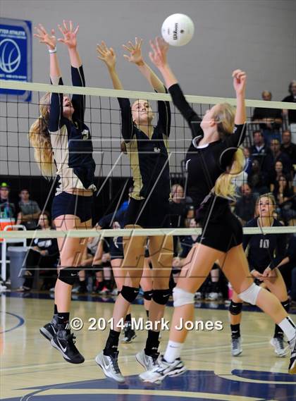 Thumbnail 1 in Desert Vista vs. Hamilton (AIA D1 Final) photogallery.