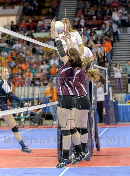 Thumbnail 3 in Cheyenne Mountain vs. Air Academy (CHSAA 4A Pool III) photogallery.
