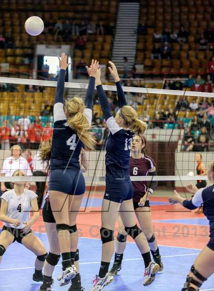 Thumbnail 1 in Cheyenne Mountain vs. Air Academy (CHSAA 4A Pool III) photogallery.
