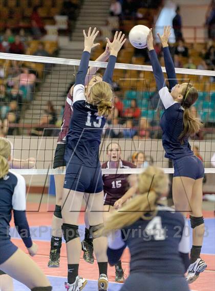 Thumbnail 2 in Cheyenne Mountain vs. Air Academy (CHSAA 4A Pool III) photogallery.