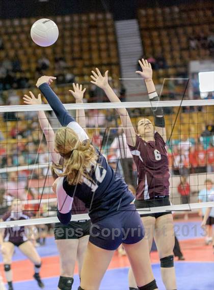 Thumbnail 2 in Cheyenne Mountain vs. Air Academy (CHSAA 4A Pool III) photogallery.