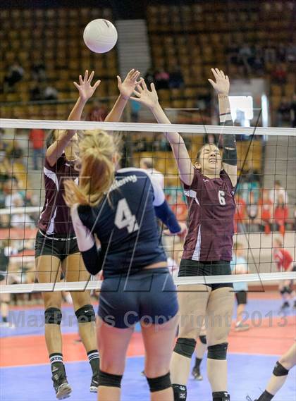Thumbnail 3 in Cheyenne Mountain vs. Air Academy (CHSAA 4A Pool III) photogallery.