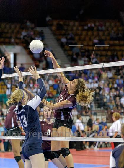 Thumbnail 1 in Cheyenne Mountain vs. Air Academy (CHSAA 4A Pool III) photogallery.