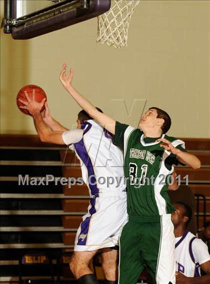 Thumbnail 1 in Islip vs Westhampton (2011 Holiday Tournament) photogallery.