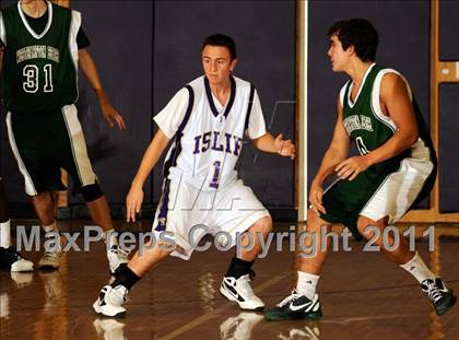 Thumbnail 1 in Islip vs Westhampton (2011 Holiday Tournament) photogallery.