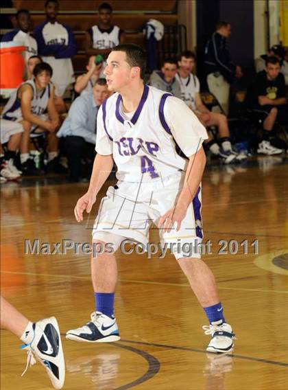 Thumbnail 1 in Islip vs Westhampton (2011 Holiday Tournament) photogallery.