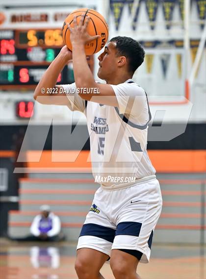 Thumbnail 3 in Sacramento vs. River City (Tiger Classic) photogallery.