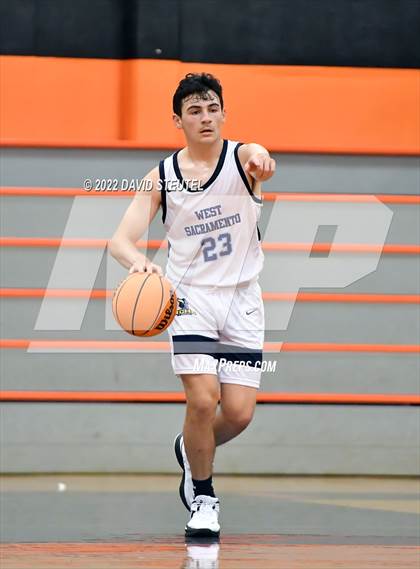 Thumbnail 3 in Sacramento vs. River City (Tiger Classic) photogallery.