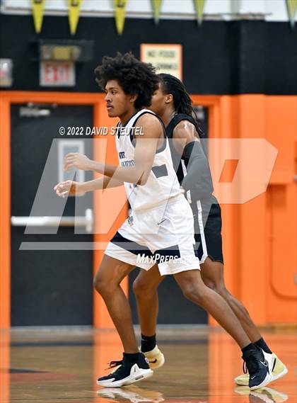 Thumbnail 1 in Sacramento vs. River City (Tiger Classic) photogallery.