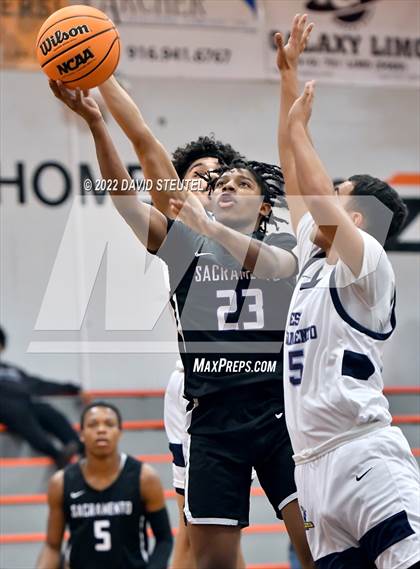 Thumbnail 1 in Sacramento vs. River City (Tiger Classic) photogallery.