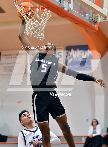 Thumbnail 3 in Sacramento vs. River City (Tiger Classic) photogallery.