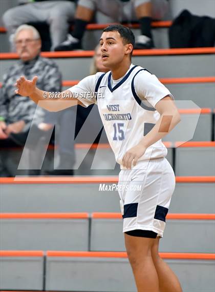 Thumbnail 3 in Sacramento vs. River City (Tiger Classic) photogallery.