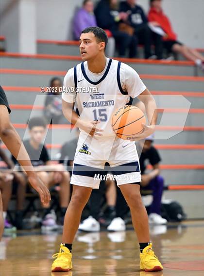 Thumbnail 1 in Sacramento vs. River City (Tiger Classic) photogallery.