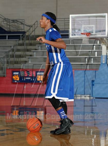 Thumbnail 2 in Plano vs. Cedar Valley Christian (Thanksgiving Hoopfest) photogallery.