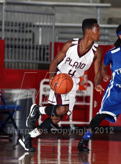 Thumbnail 1 in Plano vs. Cedar Valley Christian (Thanksgiving Hoopfest) photogallery.