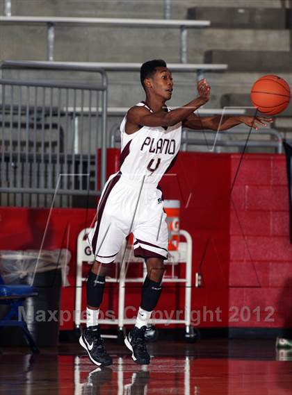 Thumbnail 3 in Plano vs. Cedar Valley Christian (Thanksgiving Hoopfest) photogallery.