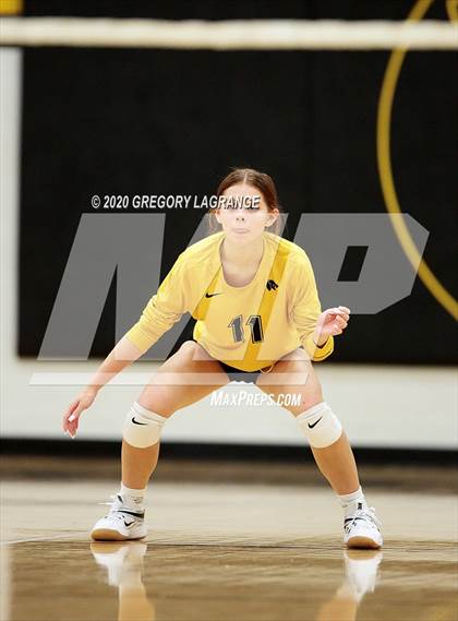 Thumbnail 2 in Carroll vs Fossil Ridge photogallery.
