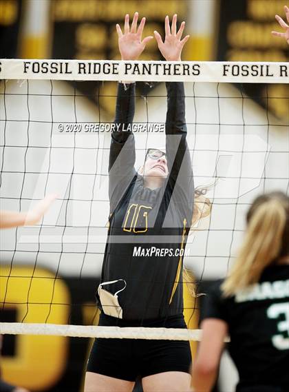 Thumbnail 2 in Carroll vs Fossil Ridge photogallery.