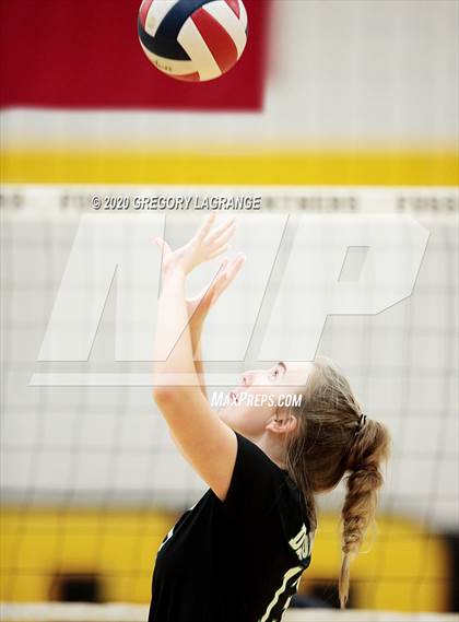 Thumbnail 3 in Carroll vs Fossil Ridge photogallery.