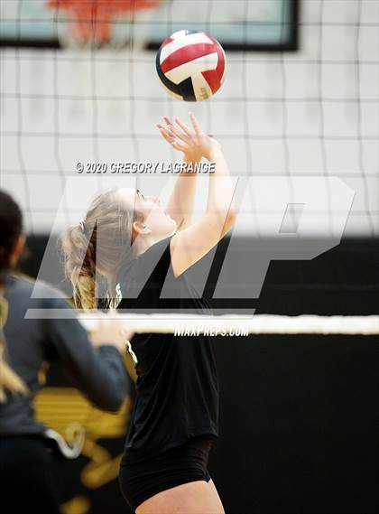 Thumbnail 2 in Carroll vs Fossil Ridge photogallery.