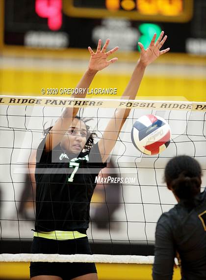 Thumbnail 1 in Carroll vs Fossil Ridge photogallery.