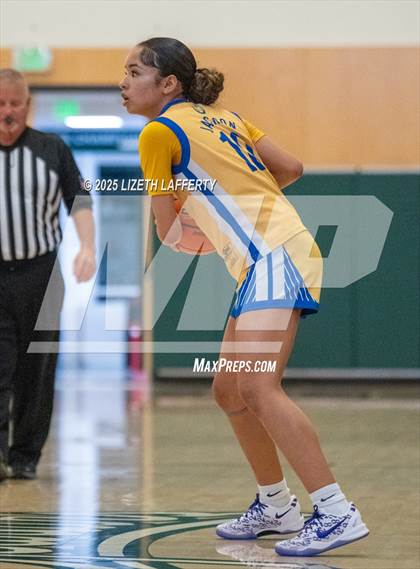 Thumbnail 3 in Marin Catholic vs. Pinole Valley (Sabrina Ionescu SI20 Showcase) photogallery.
