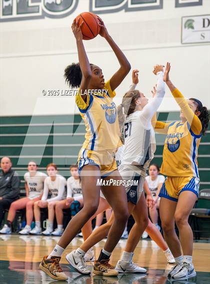 Thumbnail 3 in Marin Catholic vs. Pinole Valley (Sabrina Ionescu SI20 Showcase) photogallery.