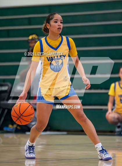 Thumbnail 3 in Marin Catholic vs. Pinole Valley (Sabrina Ionescu SI20 Showcase) photogallery.