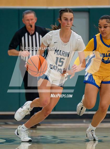Thumbnail 2 in Marin Catholic vs. Pinole Valley (Sabrina Ionescu SI20 Showcase) photogallery.