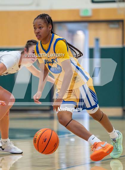 Thumbnail 3 in Marin Catholic vs. Pinole Valley (Sabrina Ionescu SI20 Showcase) photogallery.