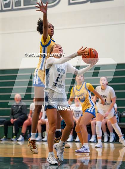 Thumbnail 2 in Marin Catholic vs. Pinole Valley (Sabrina Ionescu SI20 Showcase) photogallery.