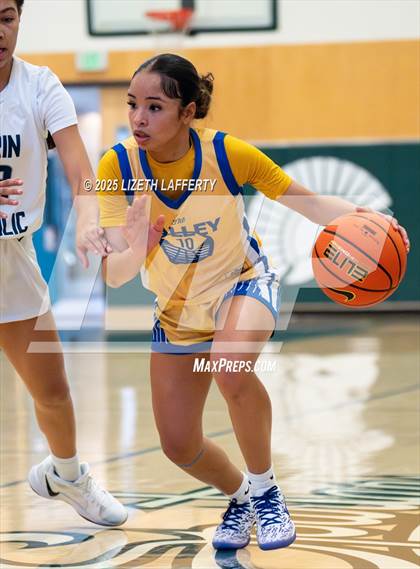 Thumbnail 1 in Marin Catholic vs. Pinole Valley (Sabrina Ionescu SI20 Showcase) photogallery.