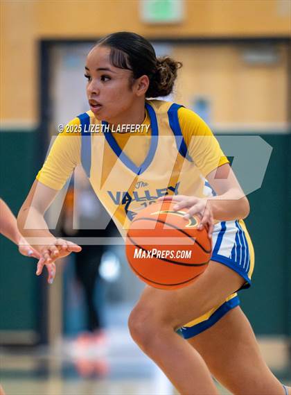 Thumbnail 2 in Marin Catholic vs. Pinole Valley (Sabrina Ionescu SI20 Showcase) photogallery.