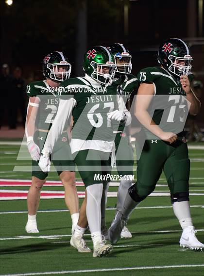 Thumbnail 3 in Strake Jesuit vs Tompkins (UIL Football 6A D1 Bi-District) photogallery.