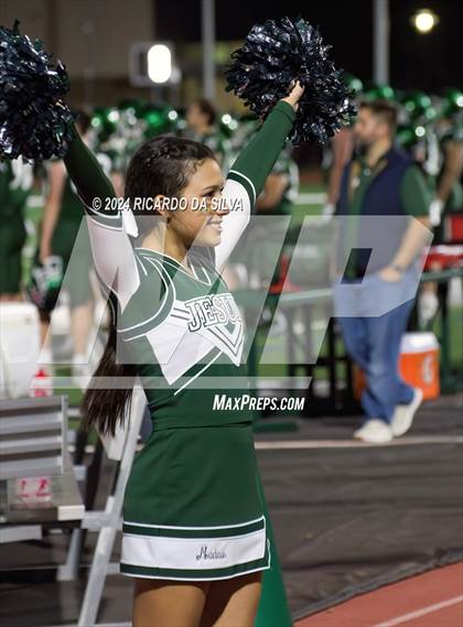 Thumbnail 3 in Strake Jesuit vs Tompkins (UIL Football 6A D1 Bi-District) photogallery.