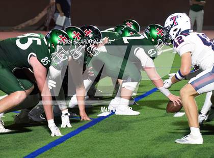 Thumbnail 1 in Strake Jesuit vs Tompkins (UIL Football 6A D1 Bi-District) photogallery.