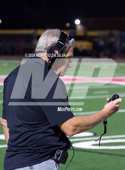 Thumbnail 3 in Strake Jesuit vs Tompkins (UIL Football 6A D1 Bi-District) photogallery.