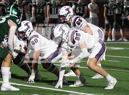 Thumbnail 2 in Strake Jesuit vs Tompkins (UIL Football 6A D1 Bi-District) photogallery.