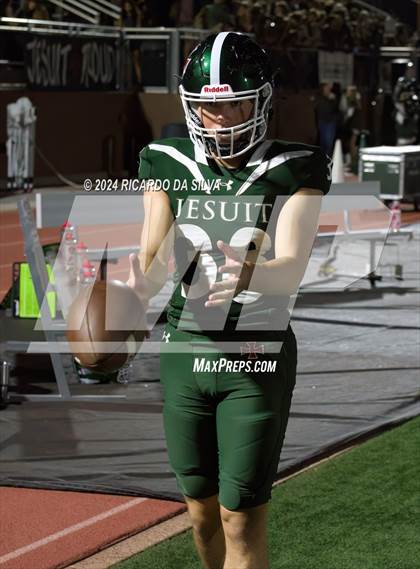 Thumbnail 3 in Strake Jesuit vs Tompkins (UIL Football 6A D1 Bi-District) photogallery.