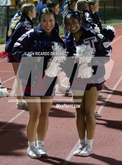 Thumbnail 2 in Strake Jesuit vs Tompkins (UIL Football 6A D1 Bi-District) photogallery.