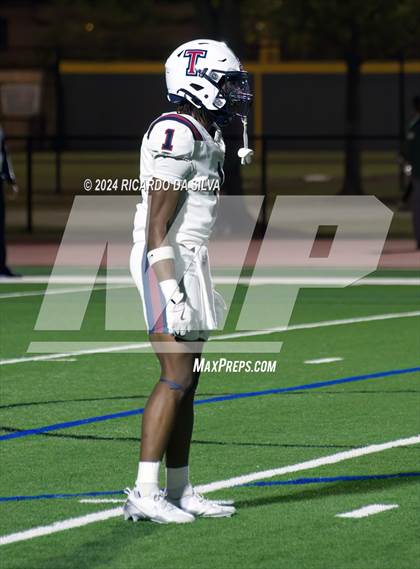 Thumbnail 1 in Strake Jesuit vs Tompkins (UIL Football 6A D1 Bi-District) photogallery.