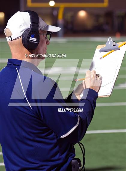 Thumbnail 3 in Strake Jesuit vs Tompkins (UIL Football 6A D1 Bi-District) photogallery.