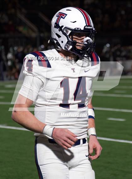 Thumbnail 1 in Strake Jesuit vs Tompkins (UIL Football 6A D1 Bi-District) photogallery.