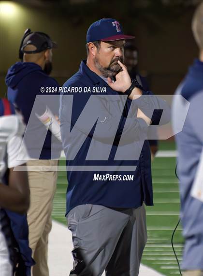 Thumbnail 1 in Strake Jesuit vs Tompkins (UIL Football 6A D1 Bi-District) photogallery.