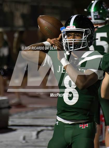Thumbnail 3 in Strake Jesuit vs Tompkins (UIL Football 6A D1 Bi-District) photogallery.