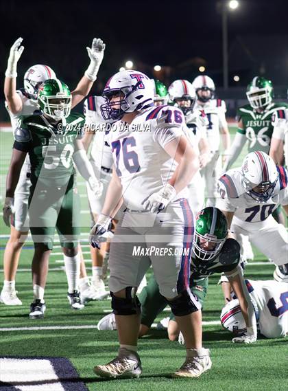 Thumbnail 1 in Strake Jesuit vs Tompkins (UIL Football 6A D1 Bi-District) photogallery.