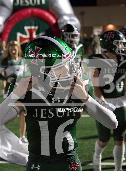 Thumbnail 2 in Strake Jesuit vs Tompkins (UIL Football 6A D1 Bi-District) photogallery.