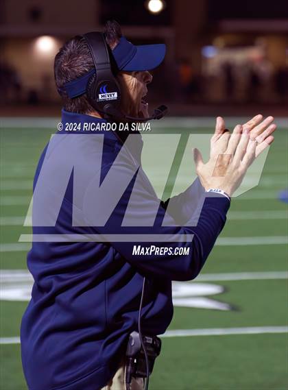 Thumbnail 1 in Strake Jesuit vs Tompkins (UIL Football 6A D1 Bi-District) photogallery.