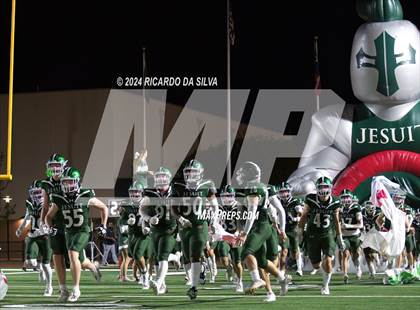 Thumbnail 1 in Strake Jesuit vs Tompkins (UIL Football 6A D1 Bi-District) photogallery.